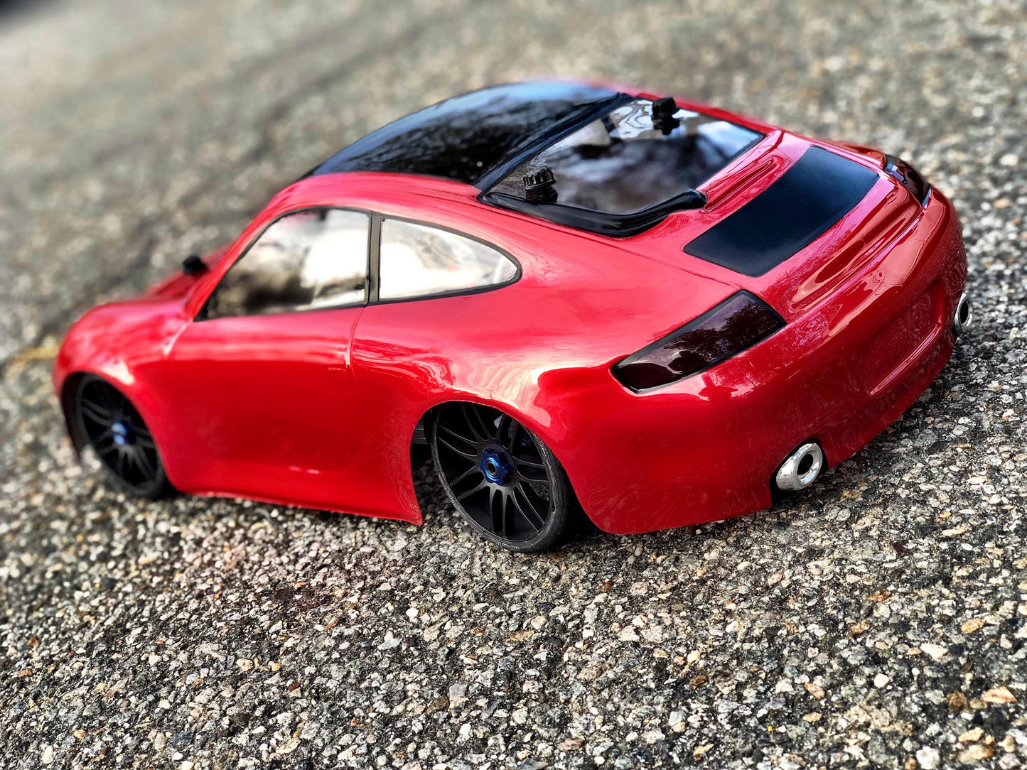 PORSCHE 911 GTS 1/8 SCALE GT RC CAR BODY - 0105