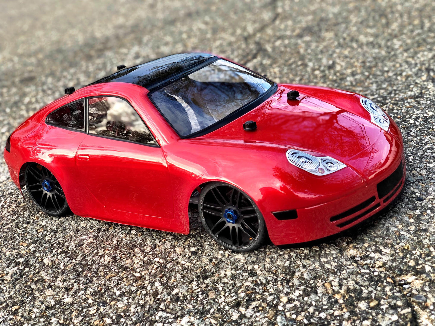 PORSCHE 911 GTS 1/8 SCALE GT RC CAR BODY - 0105