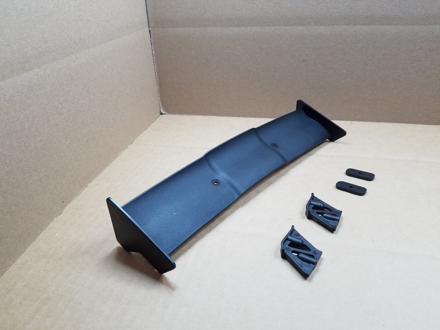 1/8 GT WING - WING8 DELTA PLASTIK