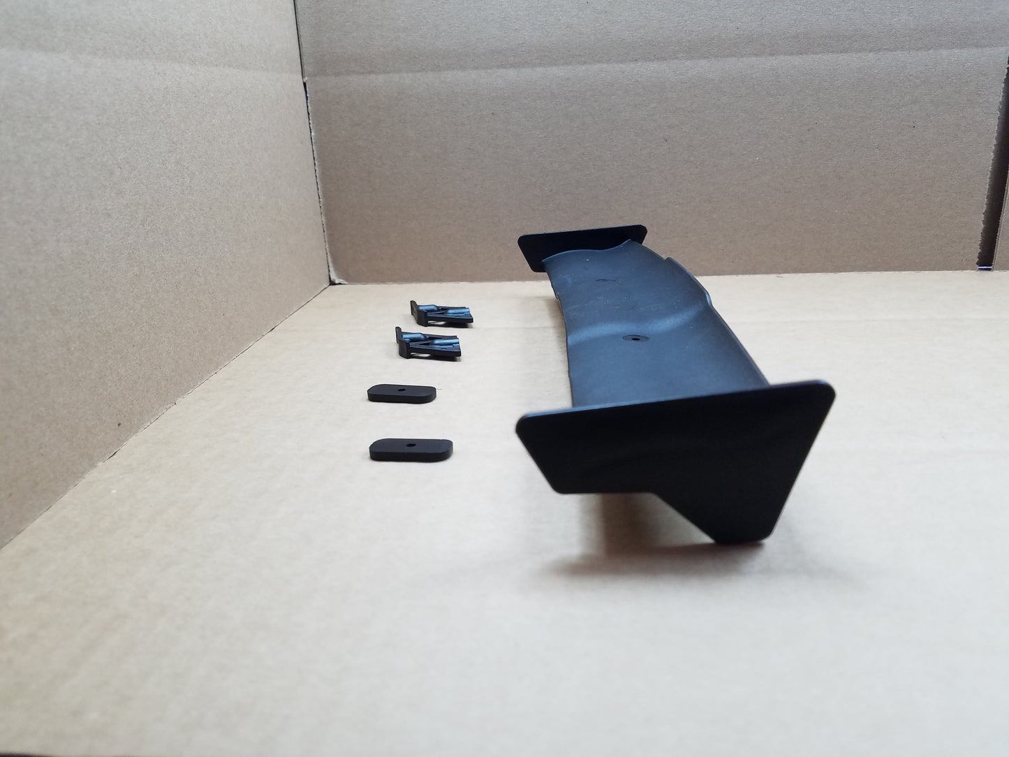 1/8 GT WING - WING8 DELTA PLASTIK