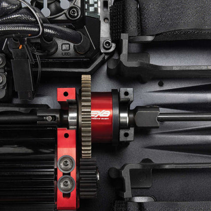 1/7 ARRMA LIMITLESS 120 8S AVC 4X4 RTR - Close-up of mechanical components with a red gear